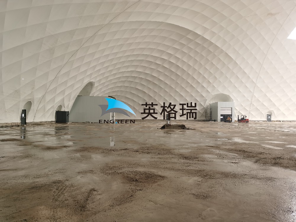 氣膜倉庫內部空間無礙，大型機械可自由運行，空間利用率高